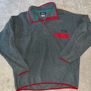 Patagonia Synchilla Grey with Burgundy Trim
Size XL
